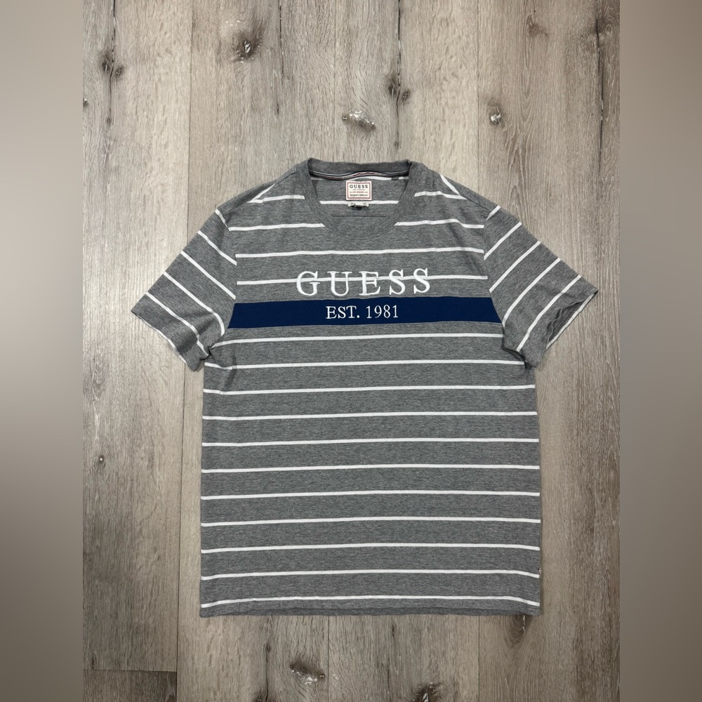 Y2K 2000S GUESS SHIRT